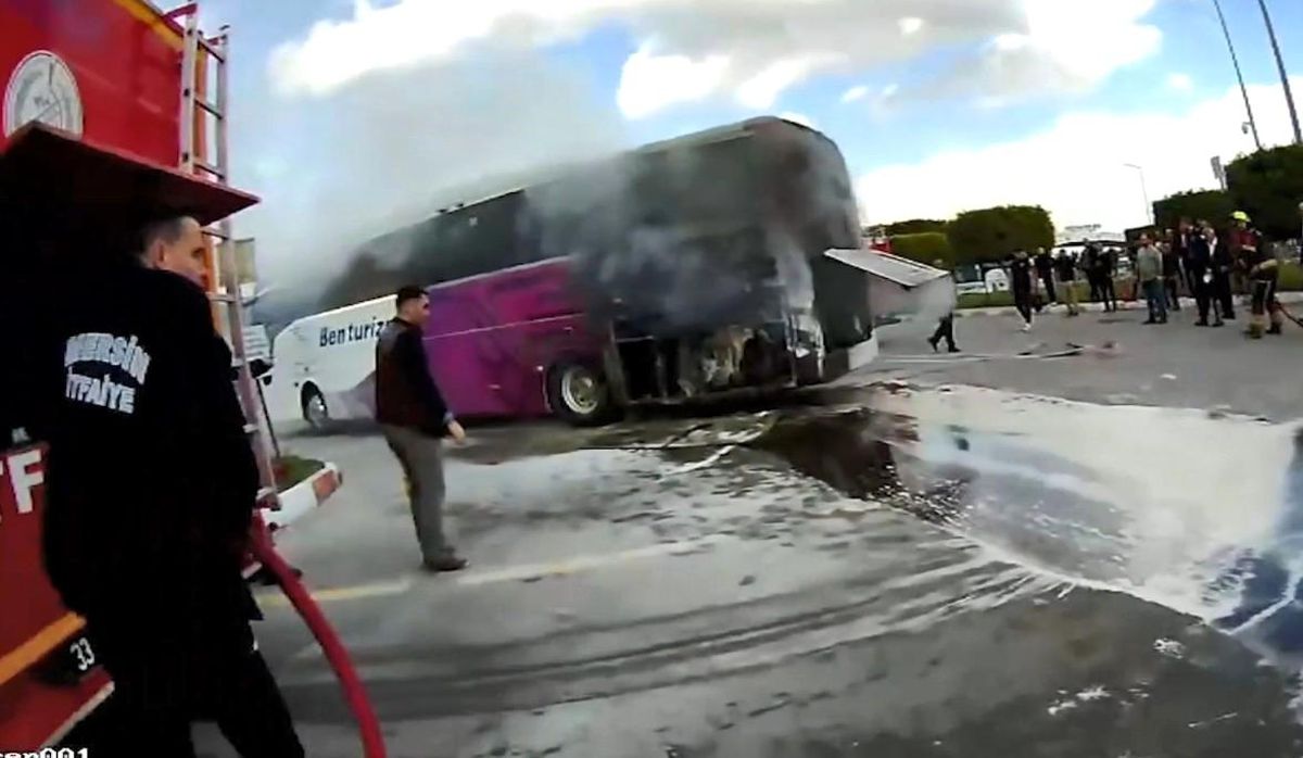 Yolcu otobüsünde çıkan yangın büyümeden söndürüldü