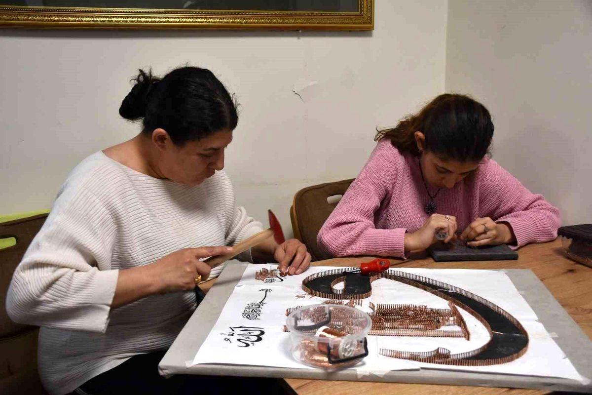 Zihinsel engelli Beyza filografi sanatıyla hayata tutunuyor