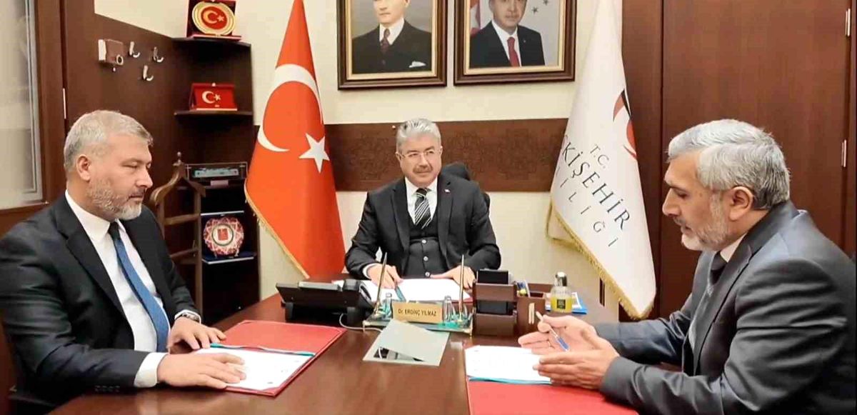 Eskişehir\'de Öğrencilere Ücretsiz Genç Ofis Projesi