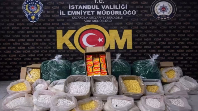 Bayrampaşa'da sahte ilaç imalathanesine baskın: 1 milyon 500 adet sahte hap ele geçirildi