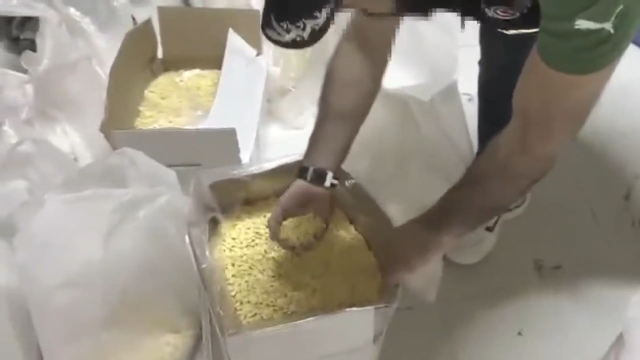 Bayrampaşa'da sahte ilaç imalathanesine baskın: 1 milyon 500 adet sahte hap ele geçirildi