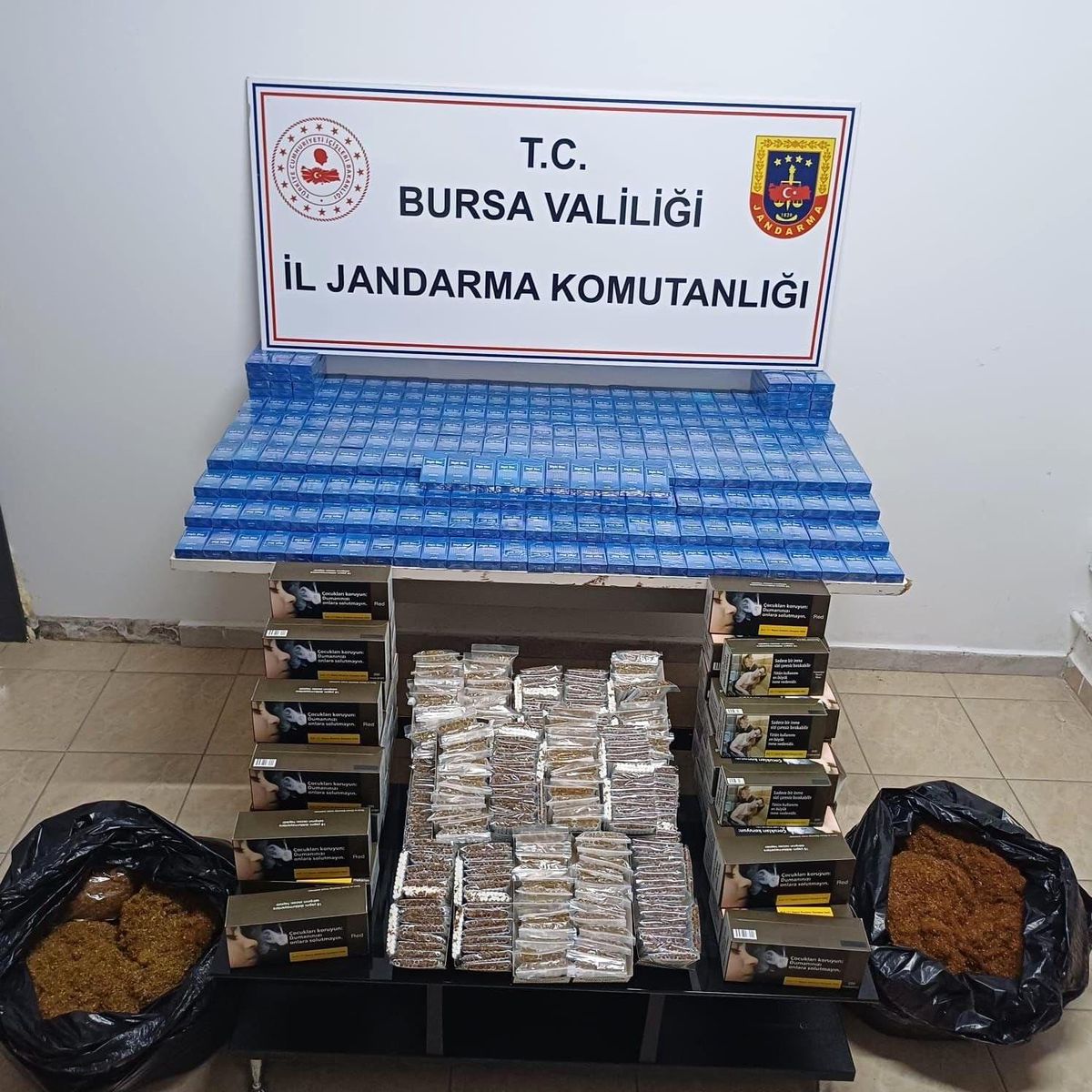 Bursa\'da Kaçak Sigara Operasyonu