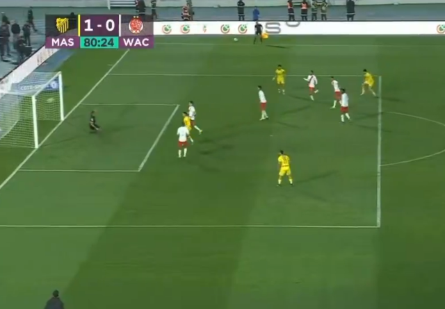 Dün gece futbol tarihinin en güzel gollerinden biri atıldı: Puskas kesin gibi