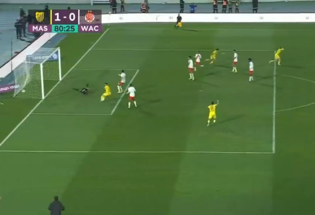 Dün gece futbol tarihinin en güzel gollerinden biri atıldı: Puskas kesin gibi