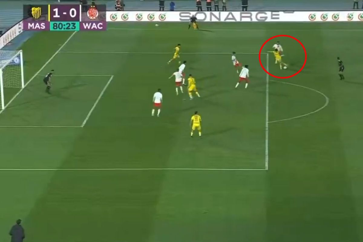 Dün gece futbol tarihinin en güzel gollerinden biri atıldı: Puskas kesin gibi