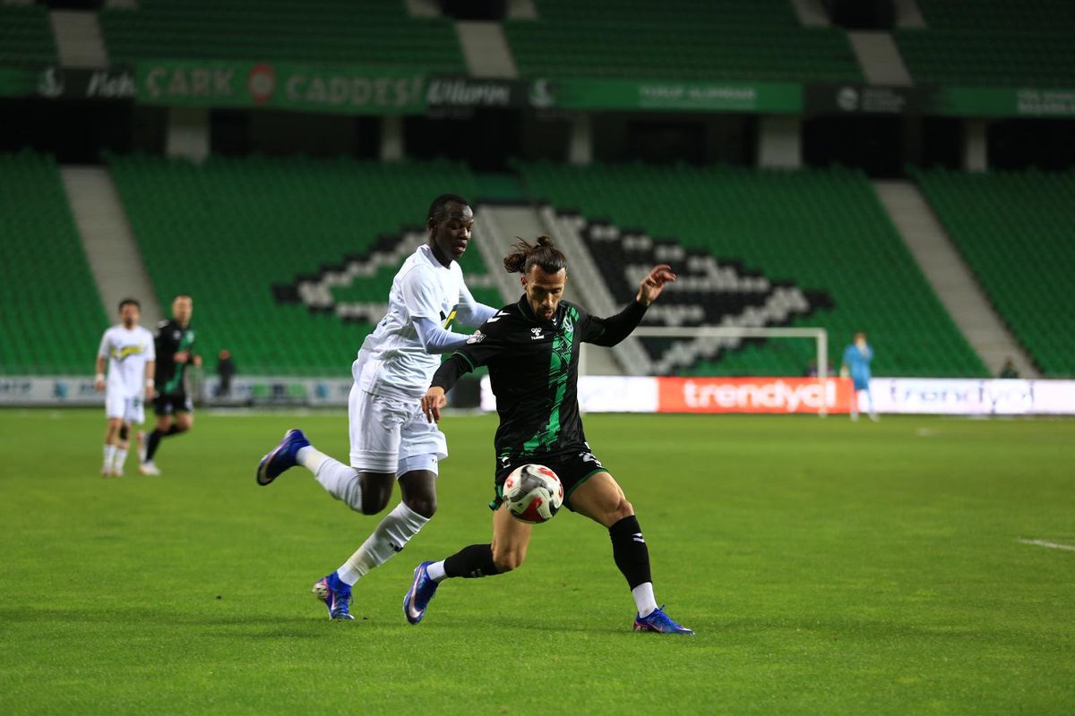 Sakaryaspor 1-2 Esenler Erokspor: Bitiş Zili