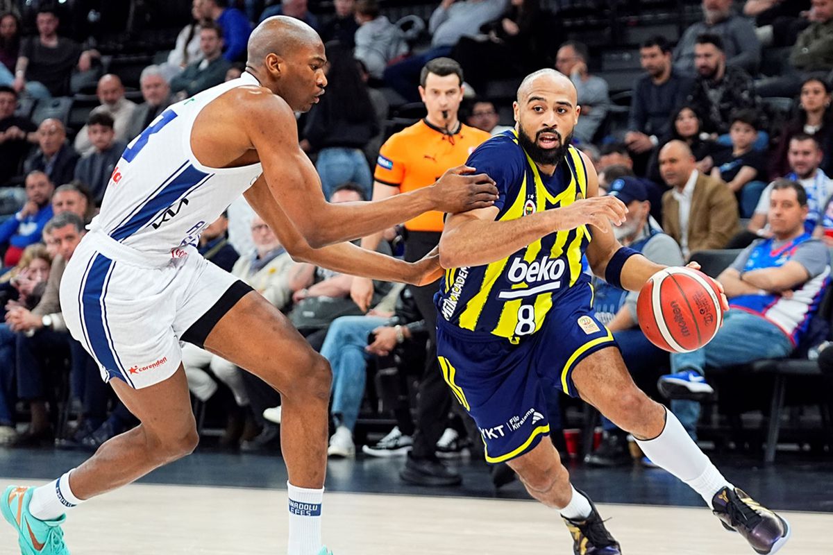 Fenerbahçe Beko, derbide Anadolu Efes\'i farklı geçti 