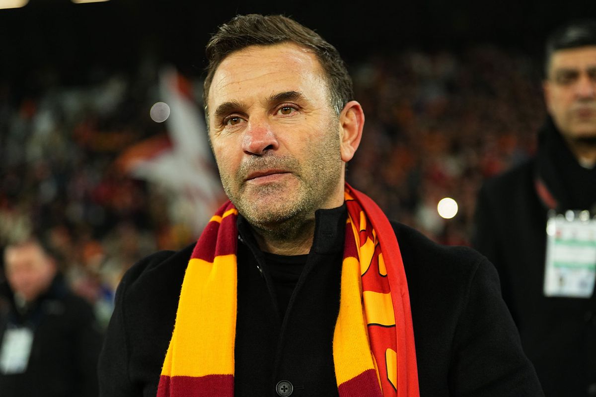 Galatasaray\'dan Okan Buruk\'a destek