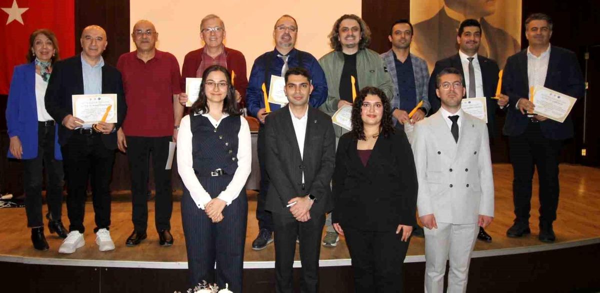 GAÜN\'de Altın Neşter Ödülleri Sahiplerini Buldu