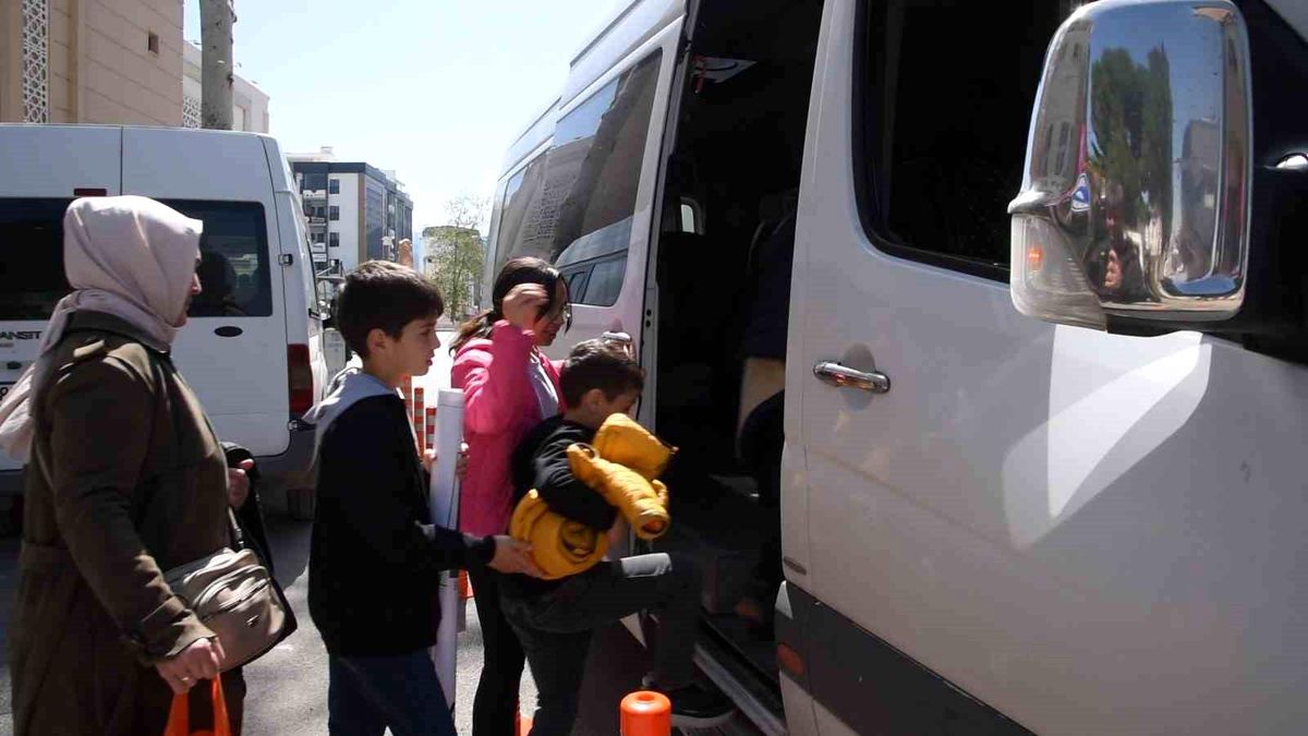 Genç araştırmacılara tarih yolculuğunda belediyeden destek