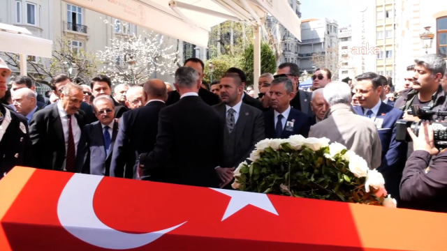 Hüsamettin Cindoruk'un cenazesinde soğuk rüzgarlar! Bakışlara dikkat