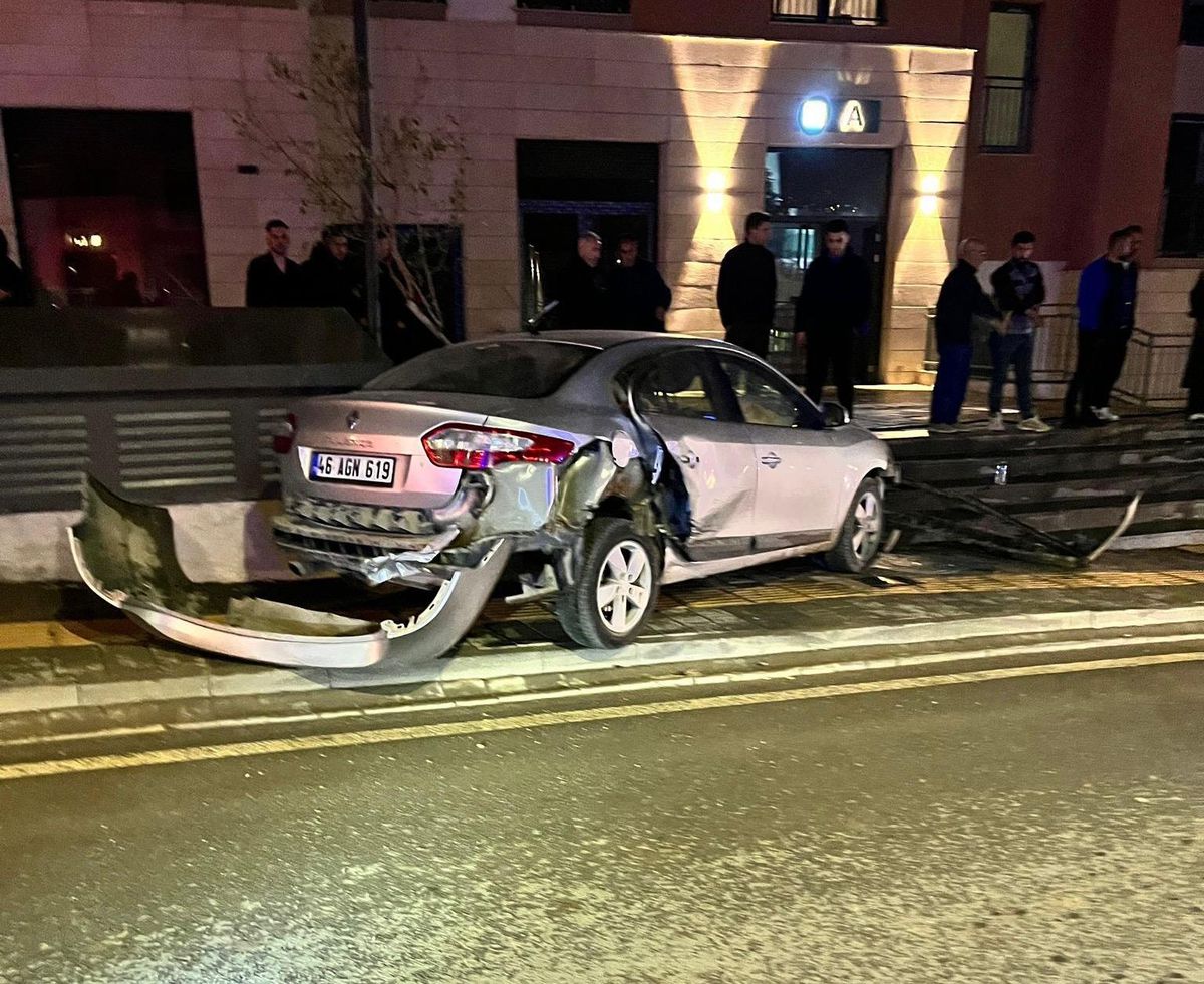 Kahramanmaraş’ta iki araç çarpıştı: 5 kişi yaralandı