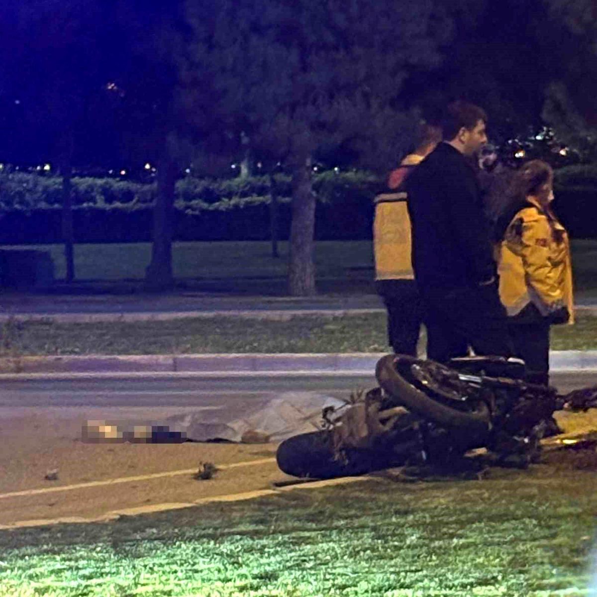 İzmir\'de Motosiklet Kazası: Genç Hayatını Kaybetti