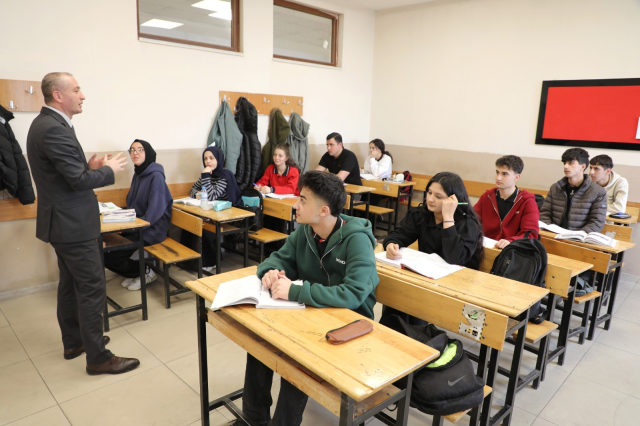 Kökrek’ten <a class='keyword-sd' href='/yks/' title='YKS'>YKS</a> öğrencilerine moral ve destek ziyareti