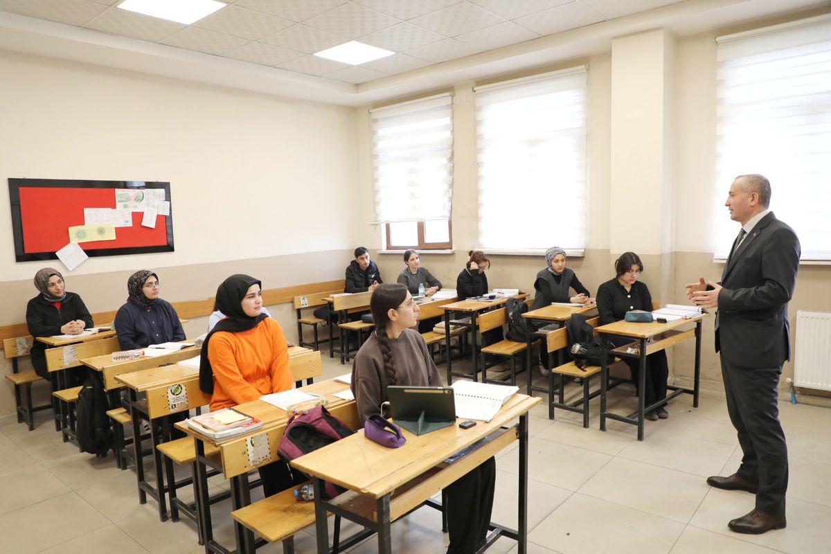 Kökrek’ten YKS öğrencilerine moral ve destek ziyareti