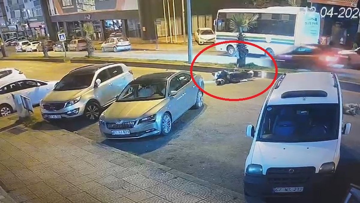 Motosiklet köpeğe çarptı, sürücü yaralandı