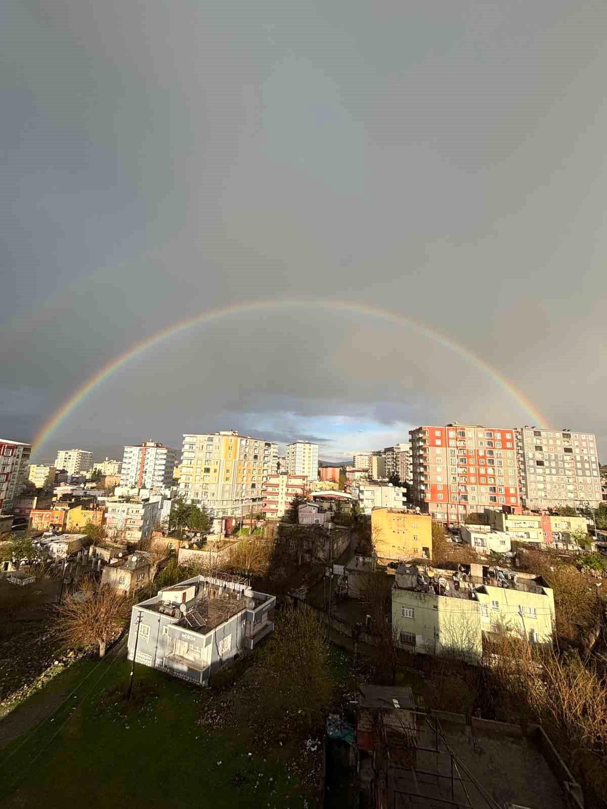 Siirt\'te Gökkuşağı Görsel Şöleni