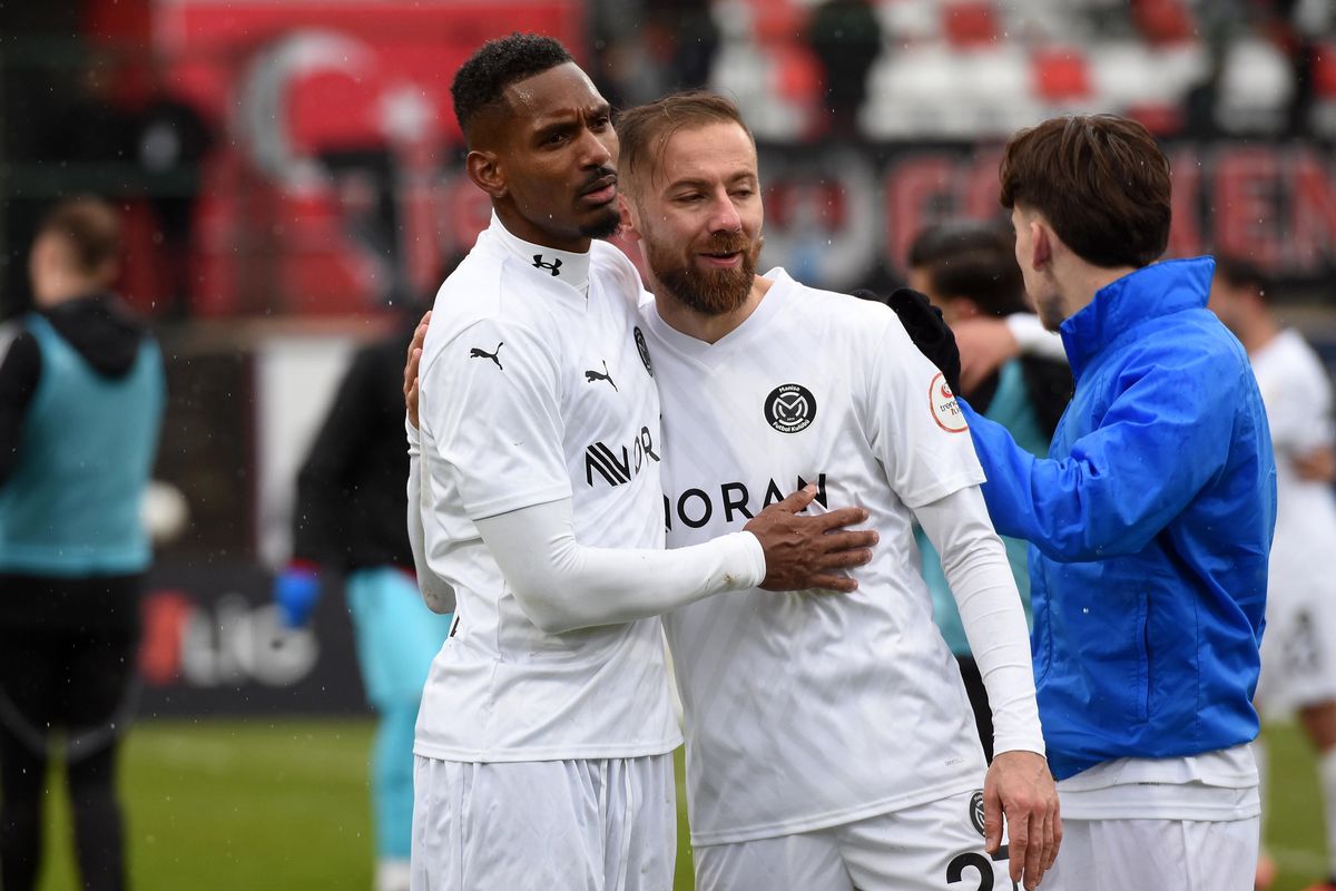 Manisa FK, Vanspor\'u Geçerek Play-Off Umudunu Sürdürdü