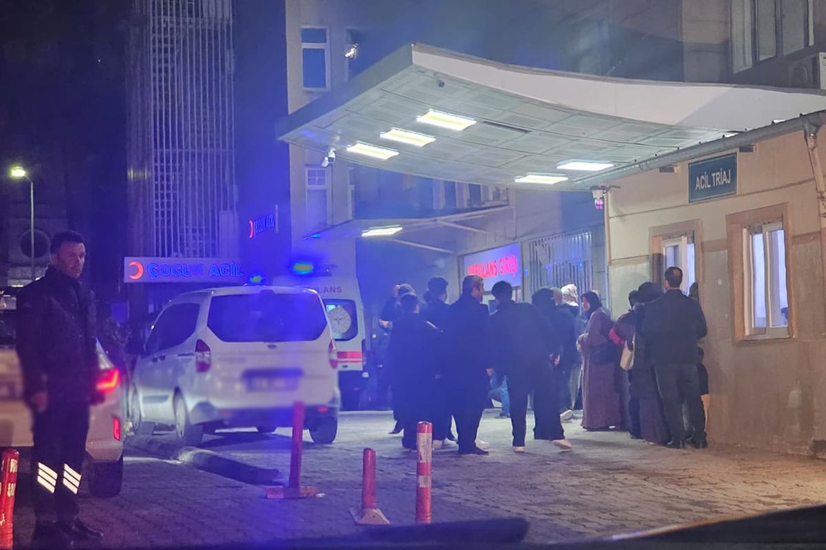 Evine giderken boğazından bıçaklanıp öldürüldü