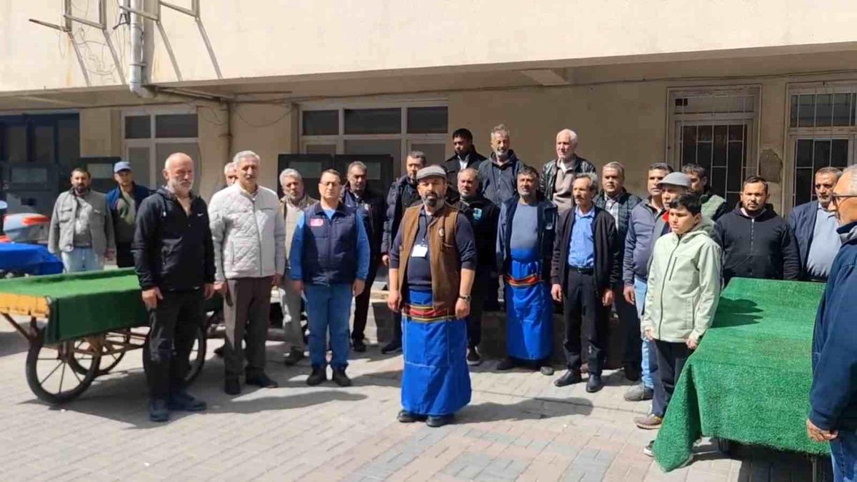 Şarköy\'de seyyar satıcılardan belediye önünde açıklama