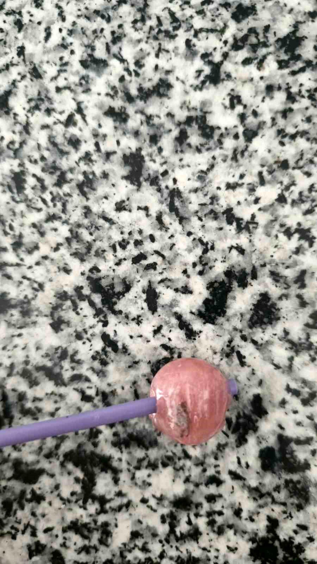 Şekerin içinden taş çıktı