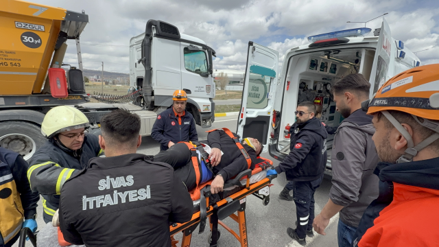 Sivasspor Tesisleri önünde facia: 4 genç futbolcu yaralı, birinin durumu ağır