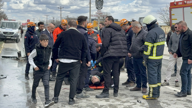 Sivasspor Tesisleri önünde facia: 4 genç futbolcu yaralı, birinin durumu ağır