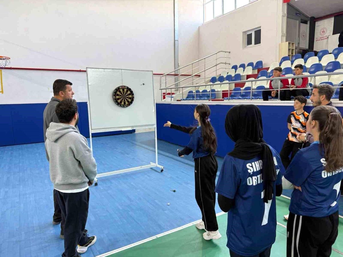 Tomarza\'da Sporla 23 Nisan Coşkusu