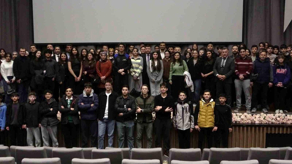 Türkiye\'nin ikinci Milli Astronotu Tuva Cihangir Atasever Isparta\'da öğrencilerle buluştu