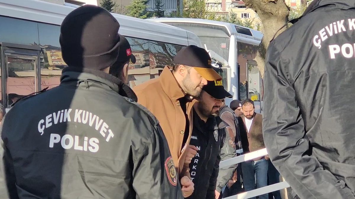 Ünlülere yönelik \'uyuşturucu\' soruşturması; 17 şüpheli adliyeye sevk edildi