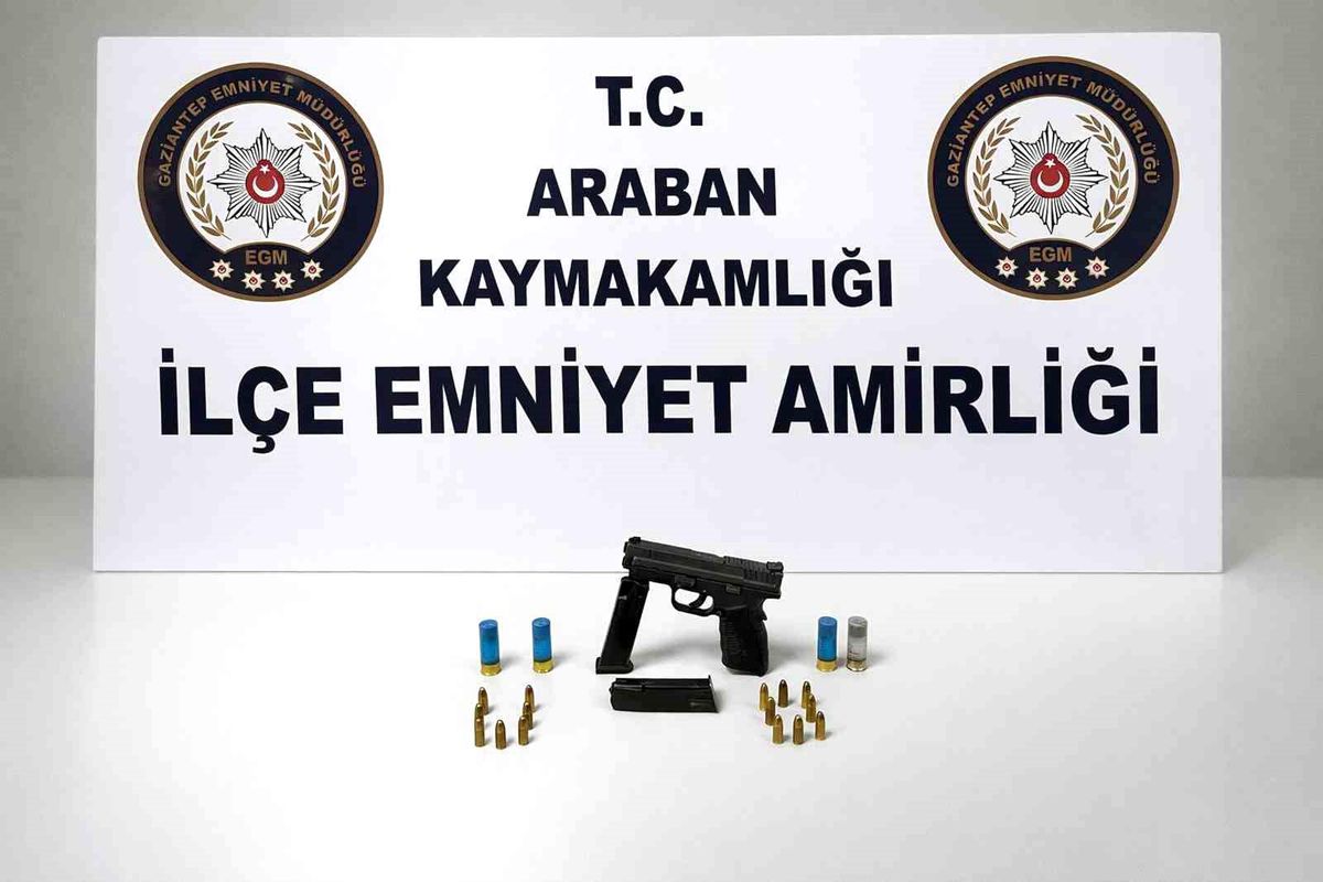 Gaziantep\'te Yol Kontrolünde Silah Ele Geçirildi