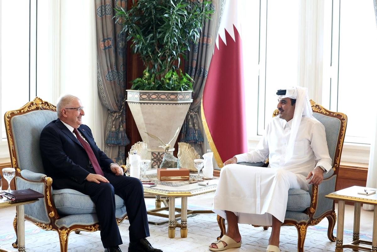 Bakan Güler Katar Emiri ile görüştü