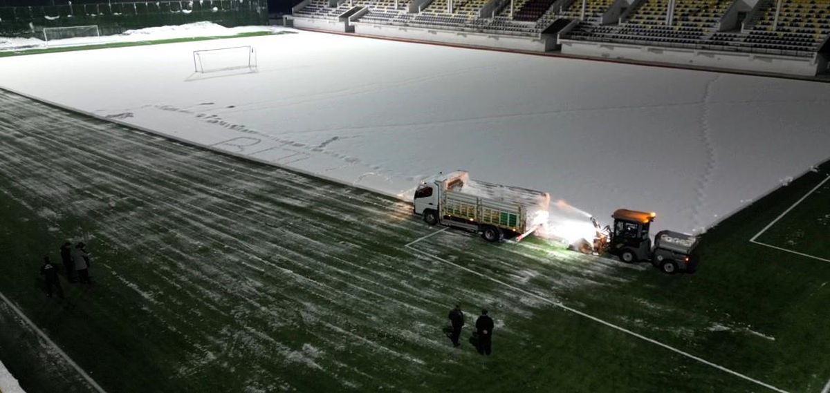 Bitlis\'te Kar Temizleme Çalışması