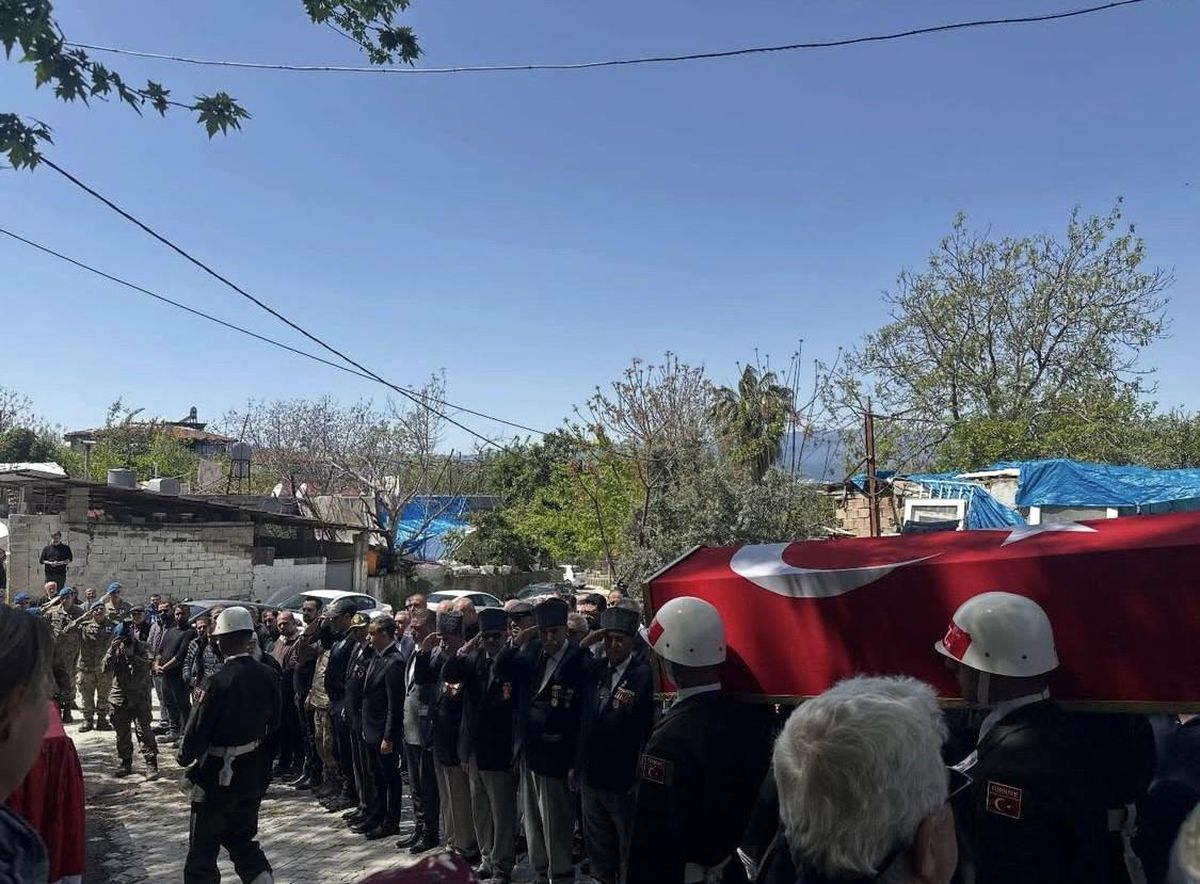 Kıbrıs Gazisi Ahmet Öztürk Son Yolculuğuna Uğurlandı