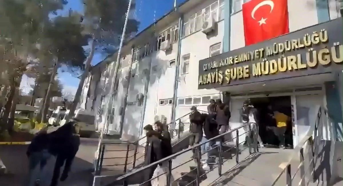 Diyarbakır\'da Dolandırıcılara Operasyon