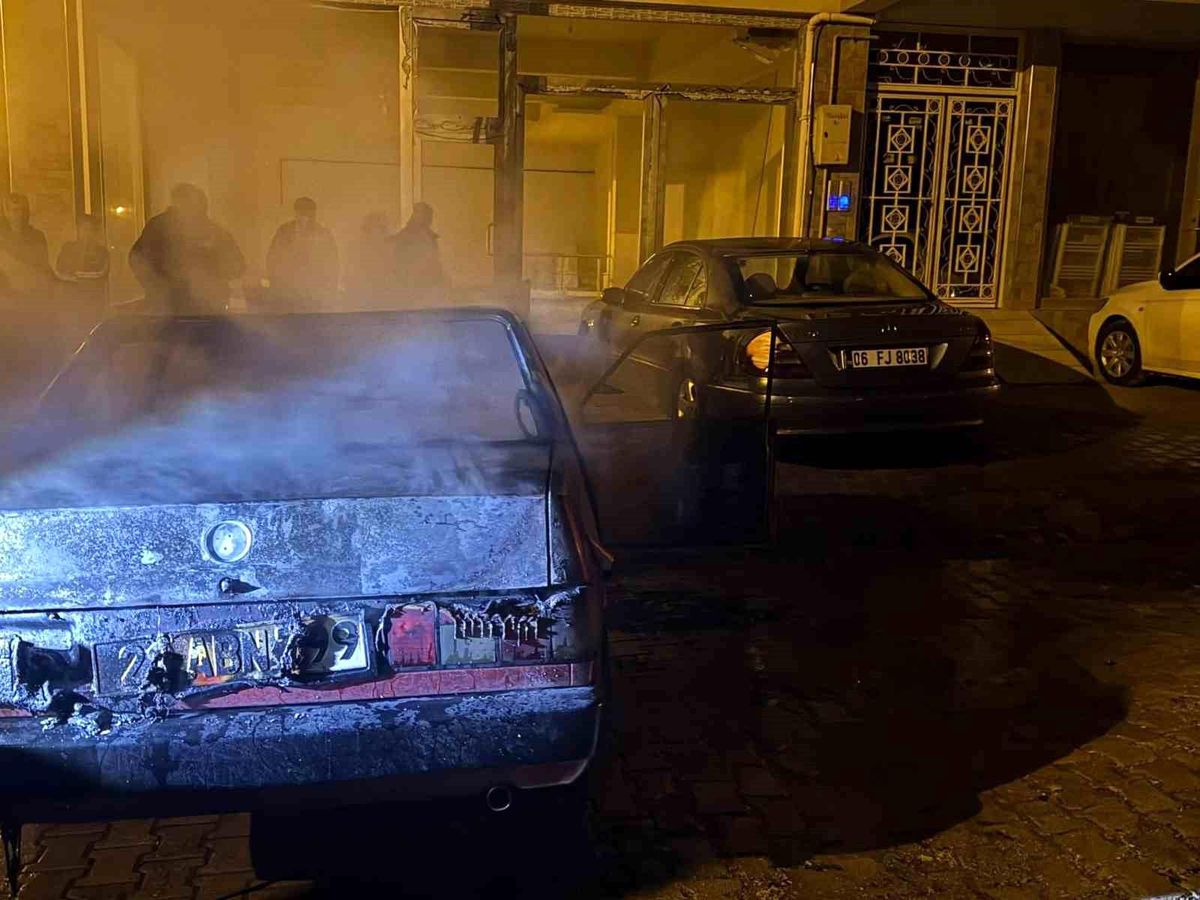 Elazığ\'da TOFAŞ Yangını