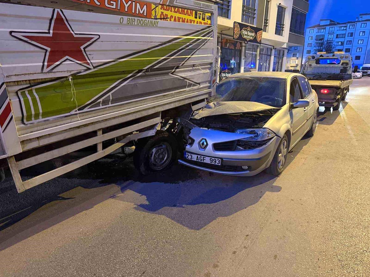 Elazığ\'da Trafik Kazası: 1 Yaralı