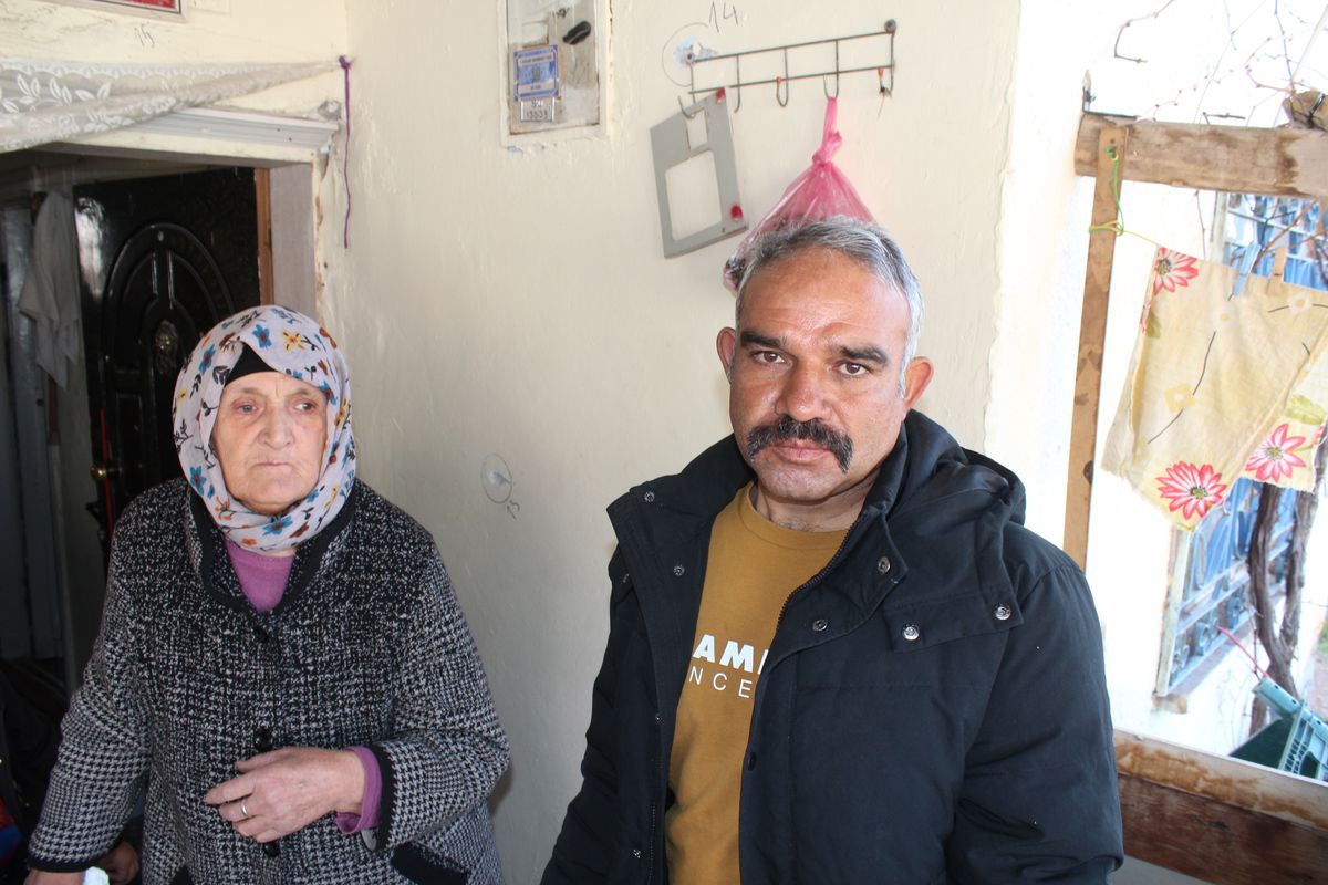 Evin kapısına 24 el ateş etti, eski kayınpederini öldürdü