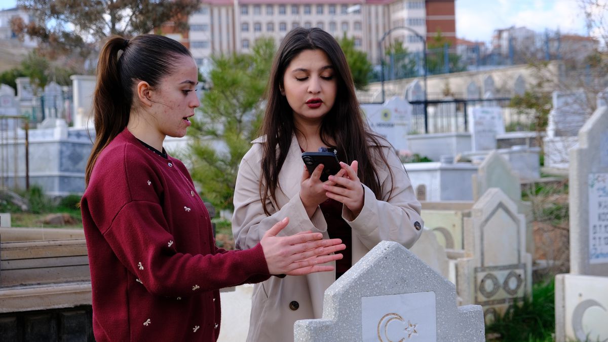 İlçe mezarlığında \'kıble\' farklılığı