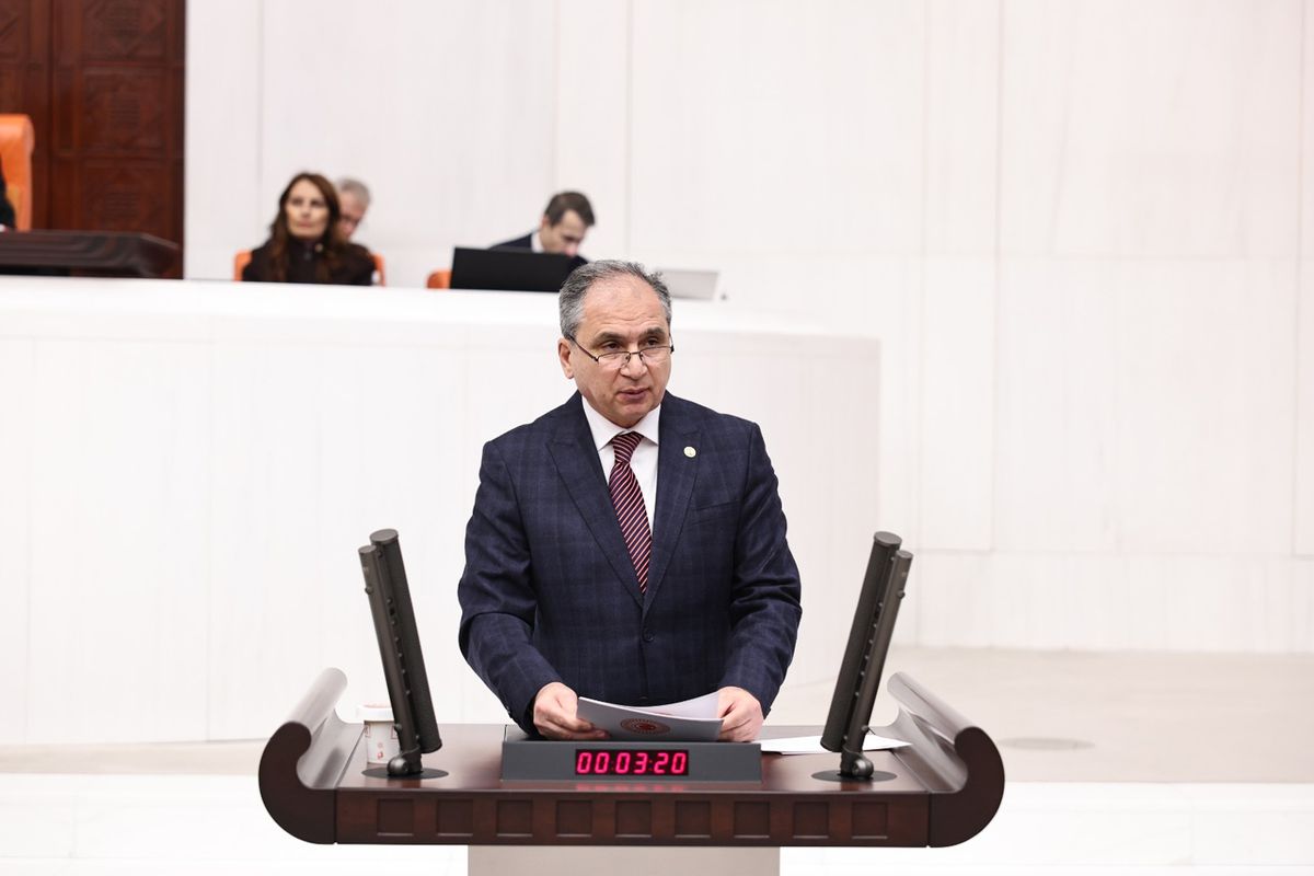 Meclis\'te makam aracı restleşmesi: Belge getirsinler özür dileyeceğim