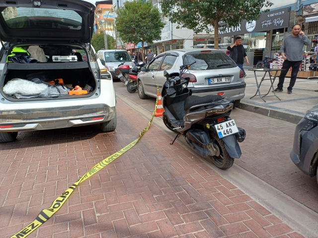 Motosikletiyle kamyonetin altında kalan 17 yaşındaki Sude hayatını kaybetti