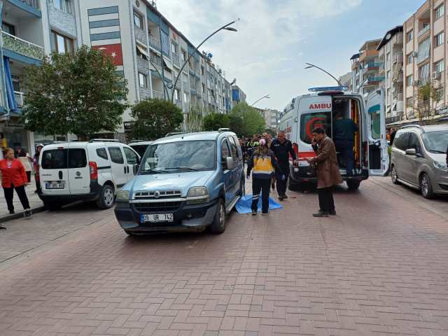 Motosikletiyle kamyonetin altında kalan 17 yaşındaki Sude hayatını kaybetti