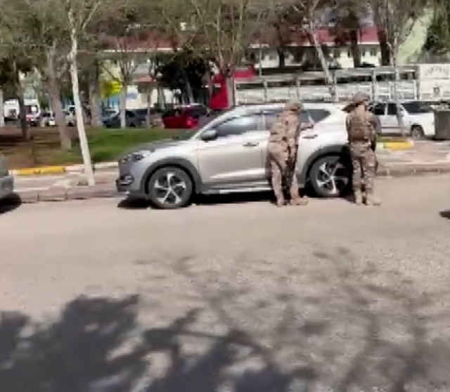 Şanlıufra'da liseye silahlı baskın! Çok sayıda yaralı var