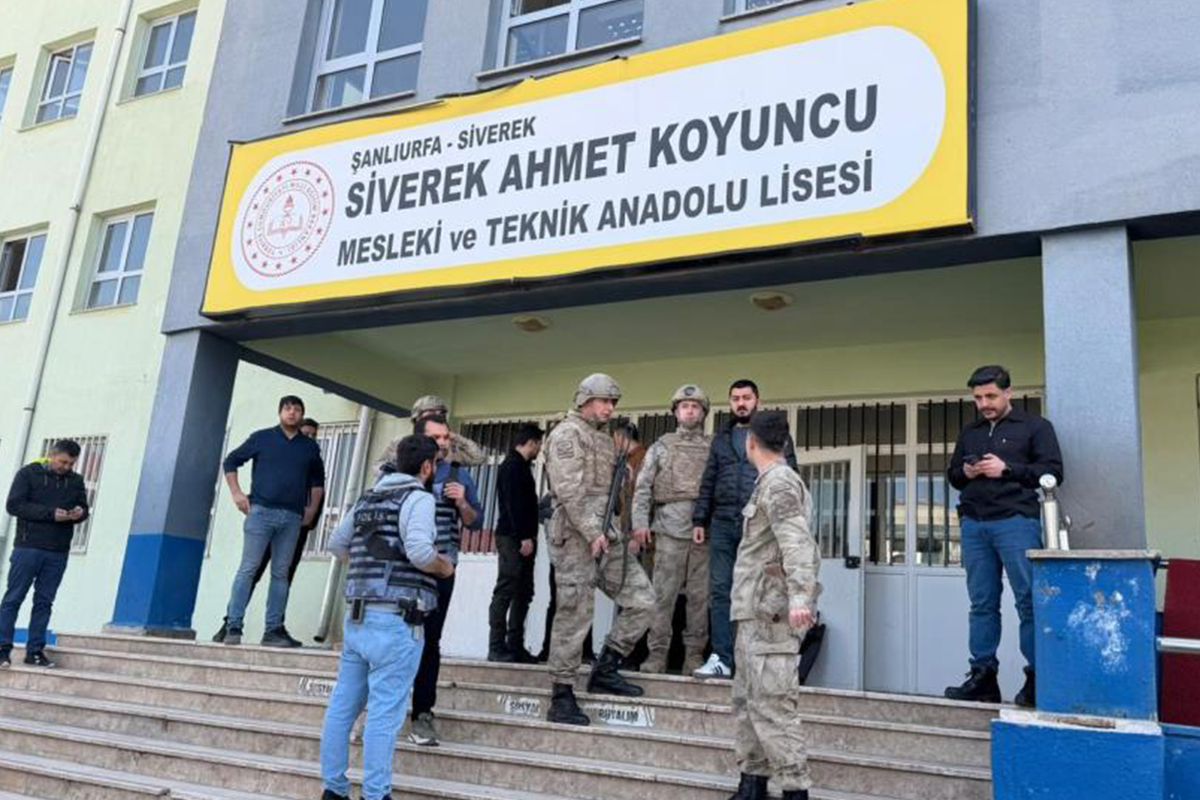Şanlıurfa\'da liseye silahlı baskın! 16 kişi yaralandı, saldırgan intihar etti
