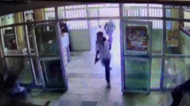 Şanlıurfa'daki okul saldırısı kamerada! Kapıdan ateş ederek girdi