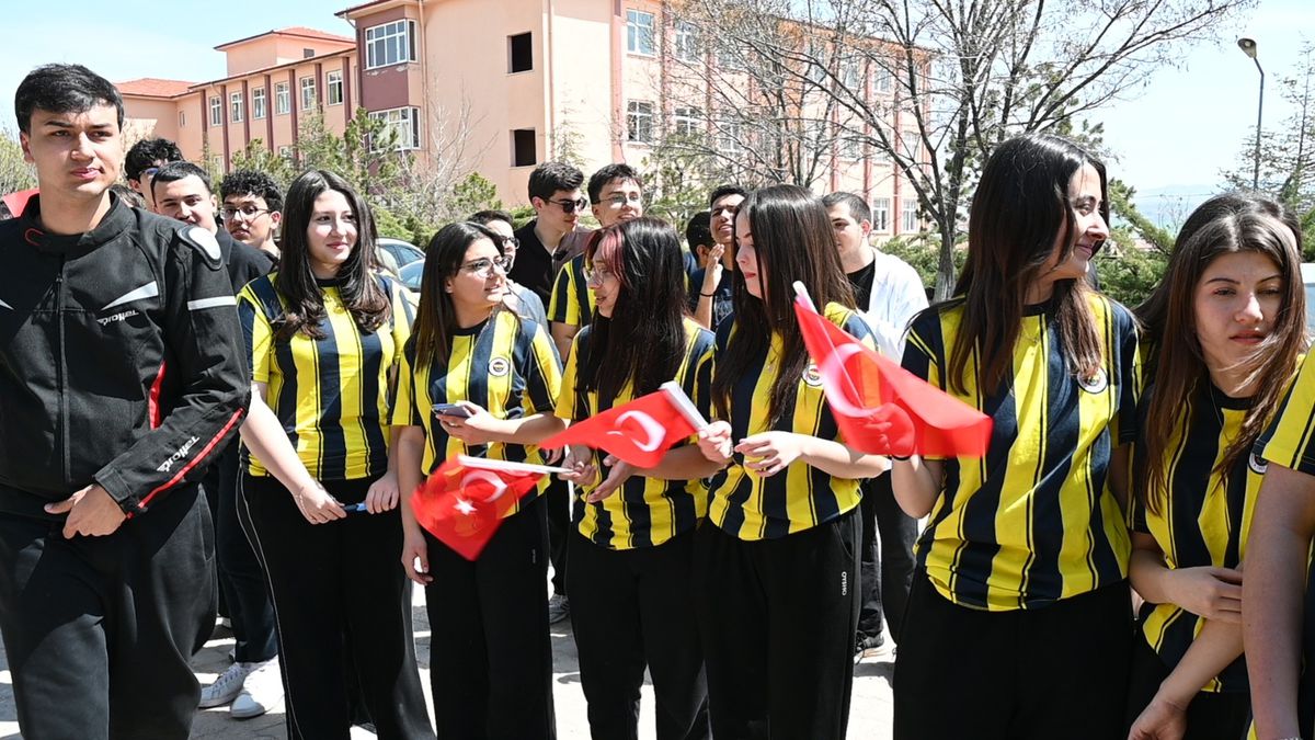 Fenerbahçe\'den Kırıkkale\'ye Atatürk Spor Salonu