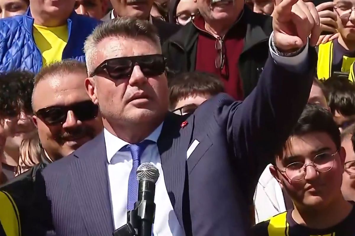 Saran\'dan sözünü kesen taraftarlara: Bak bir daha almam sizi maçlara, bir durun lan