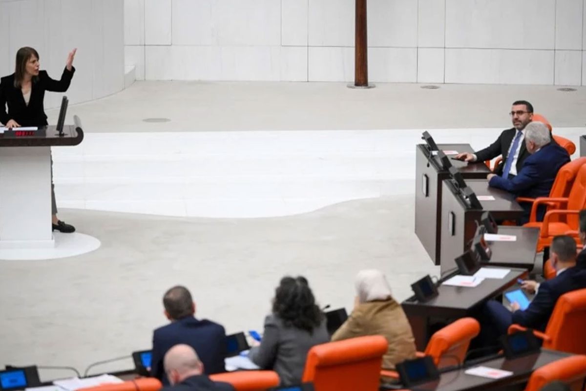 Meclis\'te tansiyon yükseldi: Ben senin bildiğin kadınlara benzemem