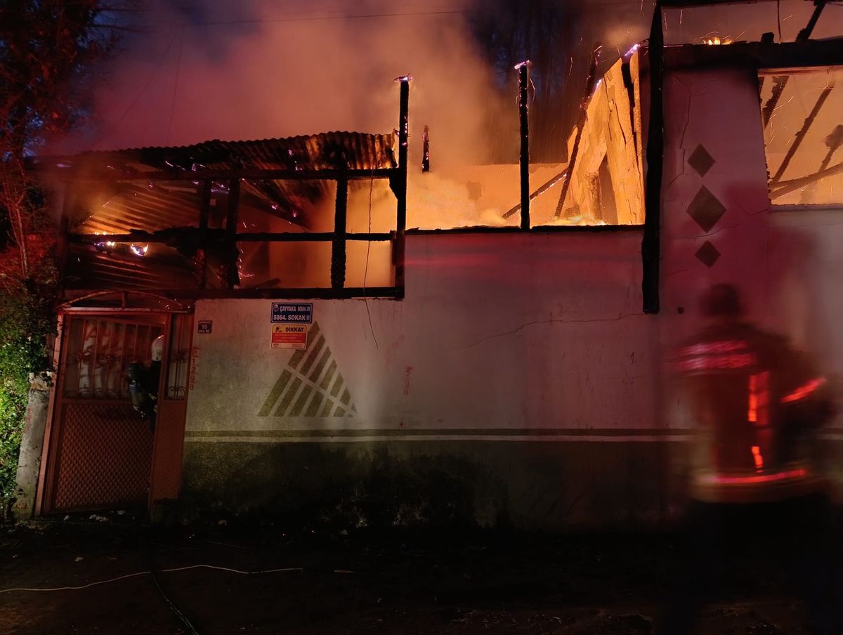 İnegöl\'de Yangın: Ev Kullanılamaz Hale Geldi