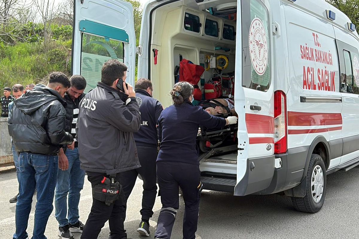 Trafikte \'yol verme\' tartışmasında tabancayla vuruldu